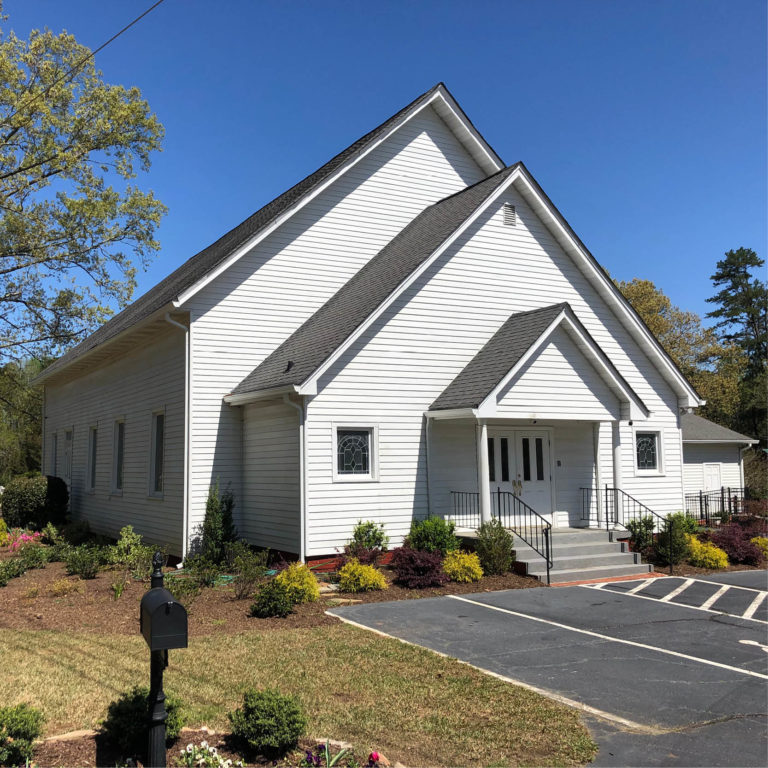 white church in lilburn